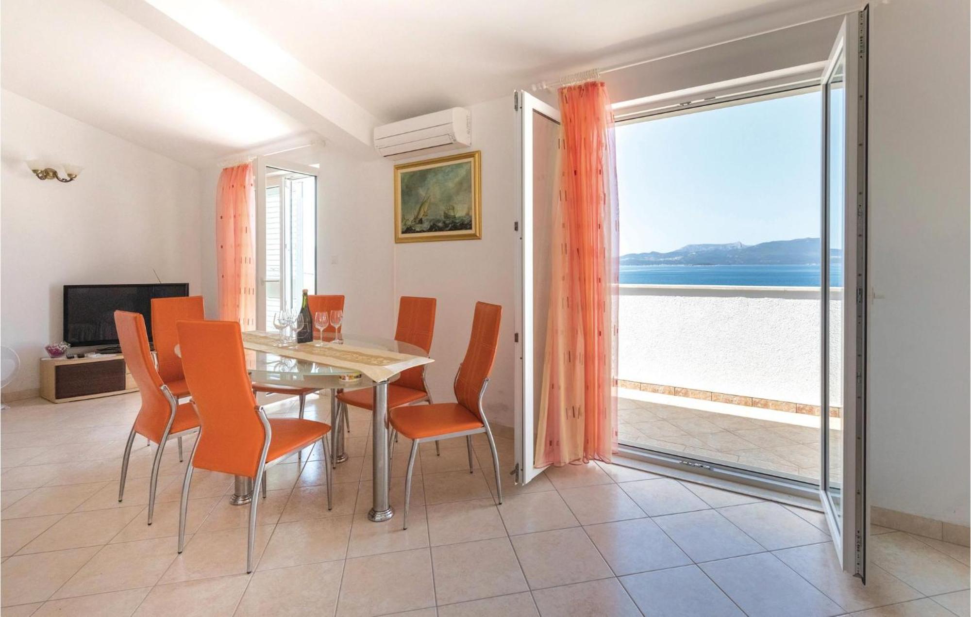 2 Bedroom Lovely Apartment In Komarna Klek Exterior photo