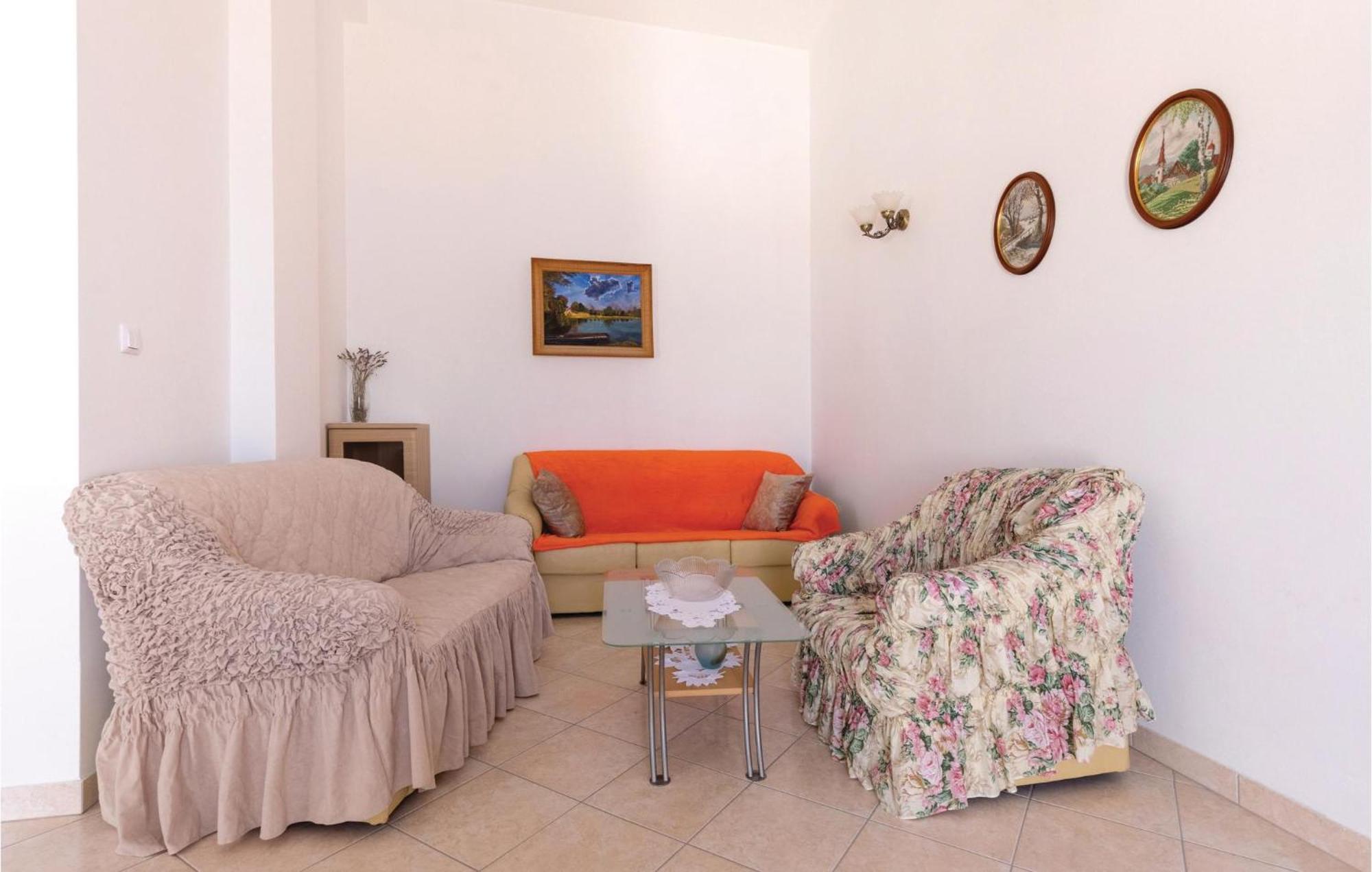 2 Bedroom Lovely Apartment In Komarna Klek Exterior photo
